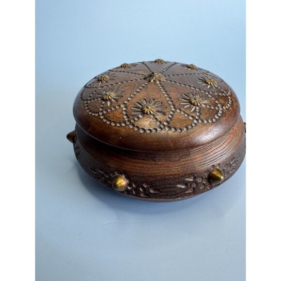 Antique Savoy Round Wooden Trinket Box With Brass Accents & Floral Design Circa - Picture 4 of 9